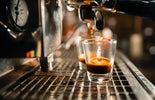 Het reinigen van een espressomachine